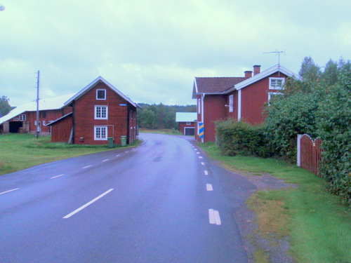 Cycling to Askersund.